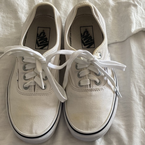 Vans Shoes - White vans size women’s 7-mens 5.5 low top